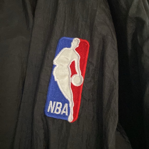 Official Chicago Bulls sport set. - Picture 4 of 4